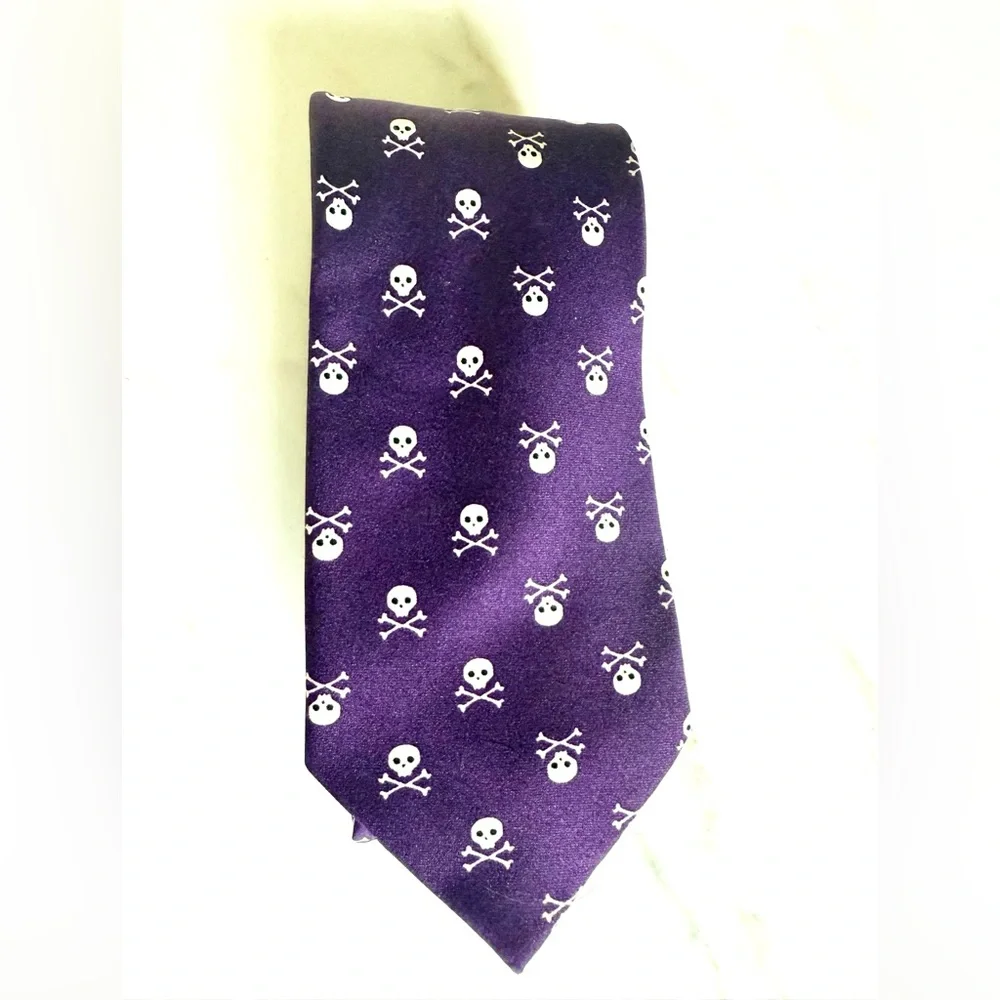 GAP Kids Boys Tie Purple Skull and Crossbones Tie Halloween 👻 Formal Dress Tie